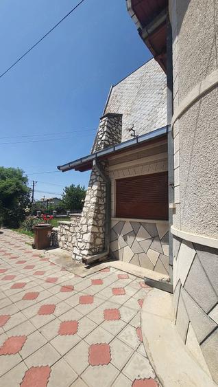 Casă cu 8 camere cu Teren 2473 Mp în Găgeni