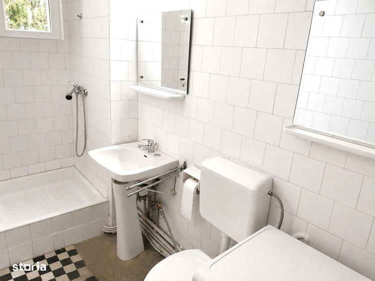 Apartament cu 4 camere decomandat în Central