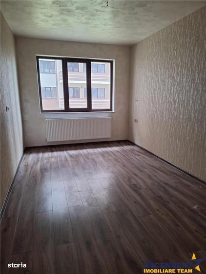 Apartament cu 2 camere decomandat în Tractorul