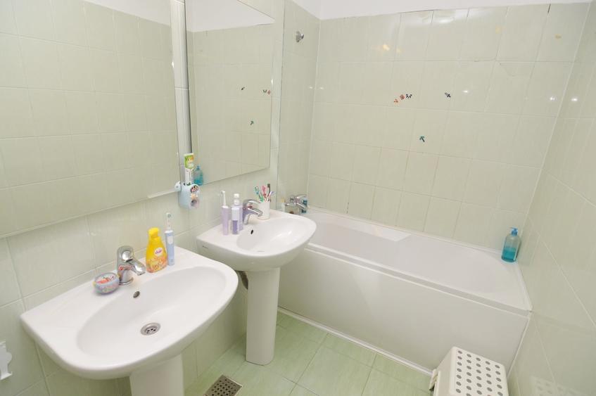 Apartament cu 2 camere semidecomandat în Titan