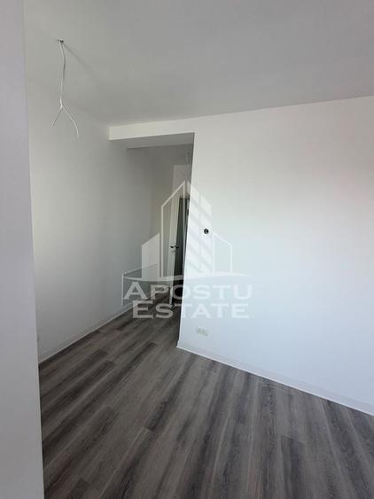 Duplex cu 5 camere cu Canalizare în Becicherecu Mic