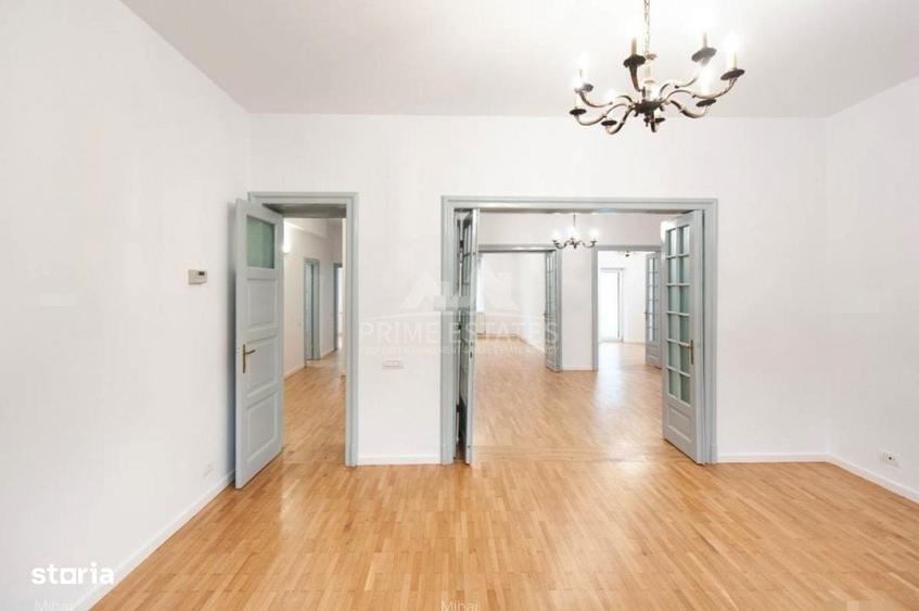 Apartament cu 4 camere în Aviatorilor