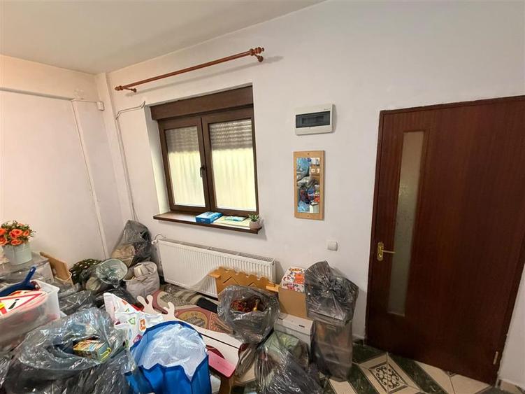 Birou, de 12 mp, în Moșilor
