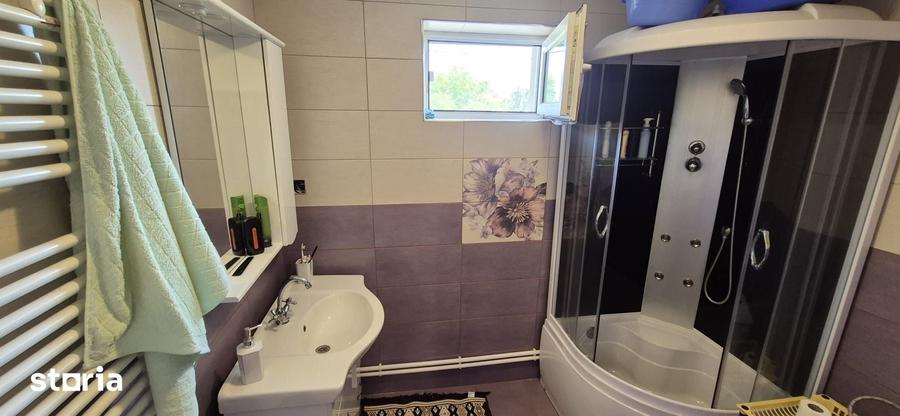Casă cu 3 camere cu Teren 1165 Mp în Gârdani