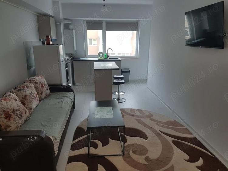 Apartament cu 2 camere semidecomandat, mobilat în Nord