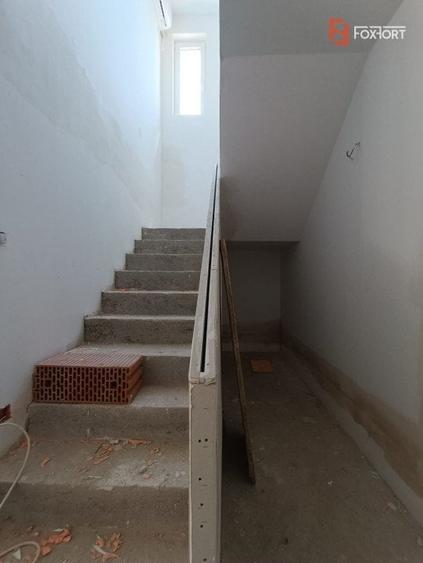 Duplex cu 4 camere cu Canalizare în Chișoda