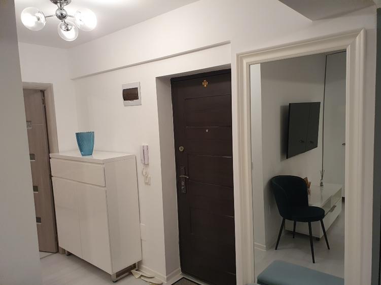 Apartament cu 2 camere decomandat, mobilat în Central