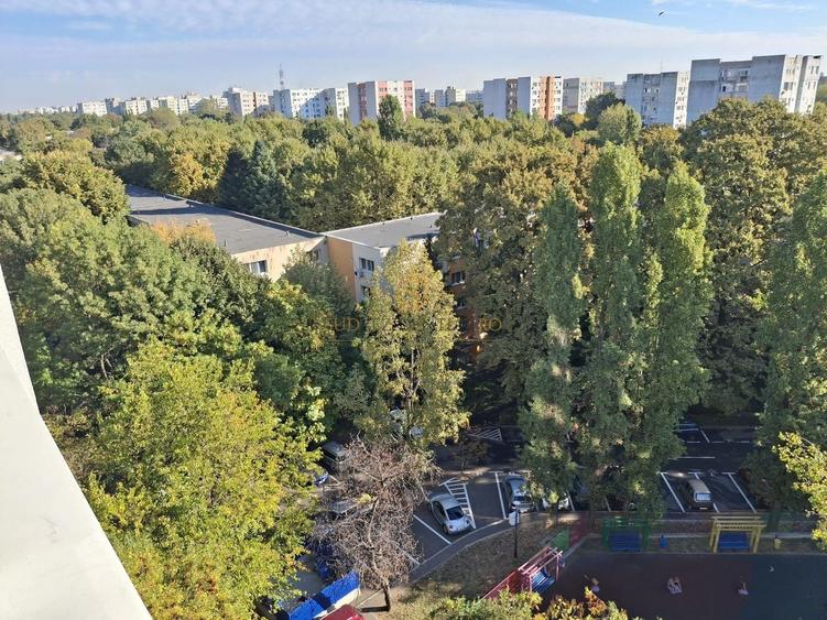 Apartament cu 3 camere semidecomandat, mobilat în Brâncoveanu