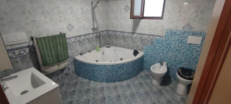 Casă cu Teren 1000 Mp în Central