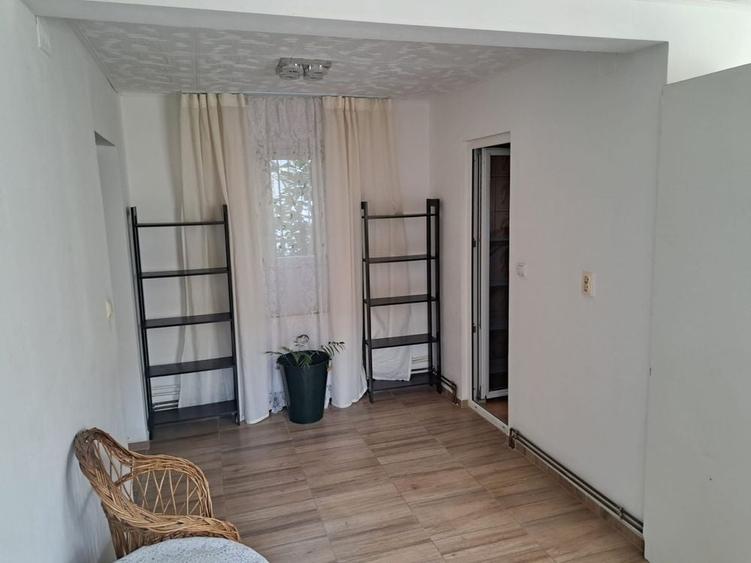 Casă cu 3 camere în Bolintin-Deal