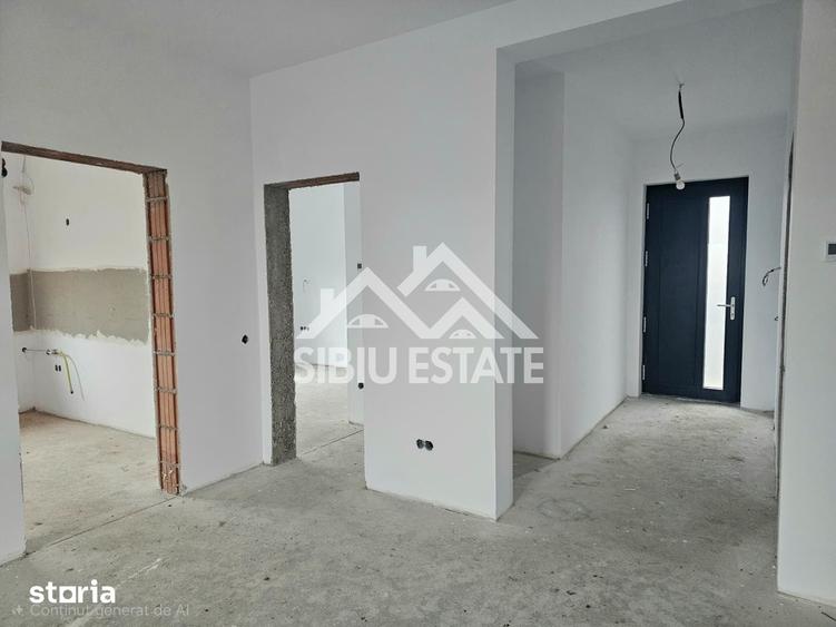 Casă cu 4 camere cu Teren 430 Mp în Cristian