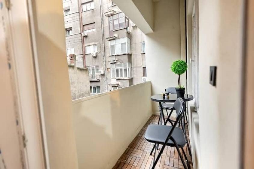 Apartament cu 5 camere decomandat, mobilat în Magheru
