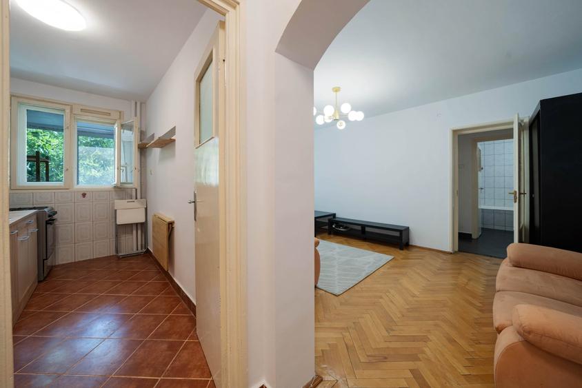 Apartament cu 2 camere semidecomandat, mobilat în Basarabia