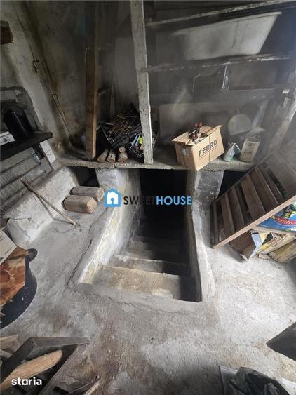 Casă cu 6 camere cu Teren 1600 Mp în Lisa