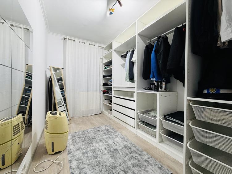 Apartament cu 3 camere decomandat, mobilat în Lipovei