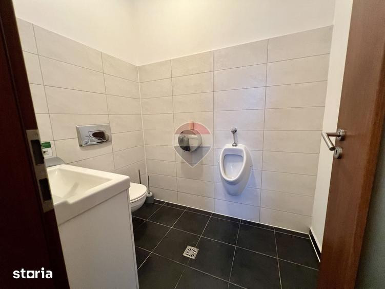 Spațiu comercial, de 350 mp, în Central