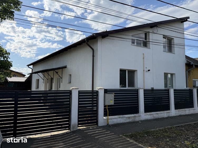 Casă cu 6 camere cu Teren 606 Mp în Central