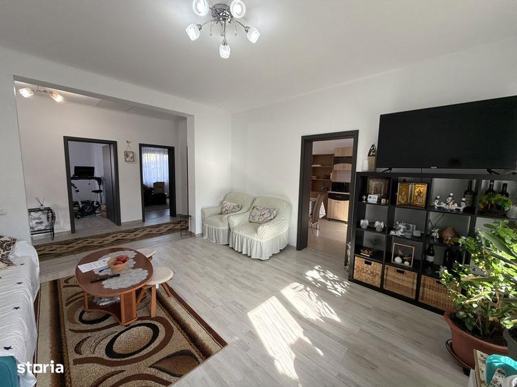 Casă cu 3 camere cu Teren 400 Mp în Domnești