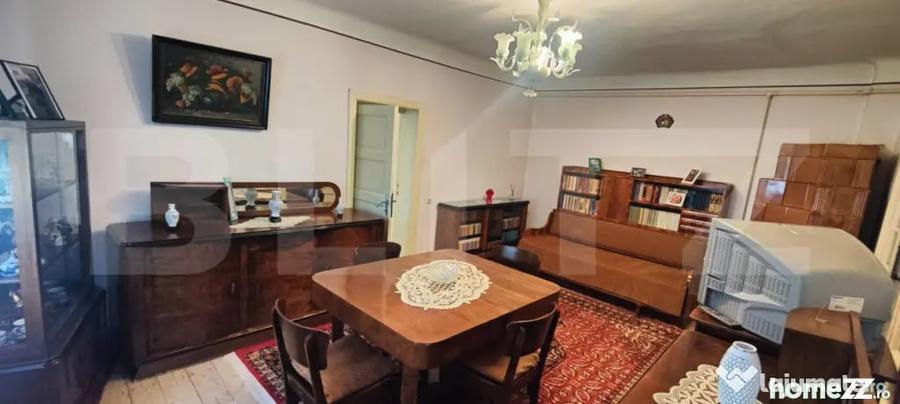 Casă cu 5 camere cu Teren 818 Mp în Central