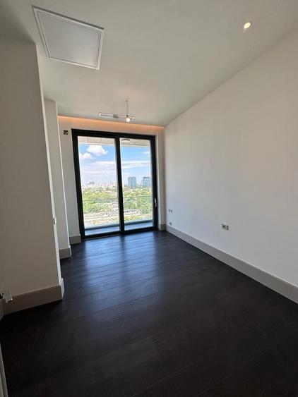 Penthouse cu 4 camere decomandat în Barbu Văcărescu