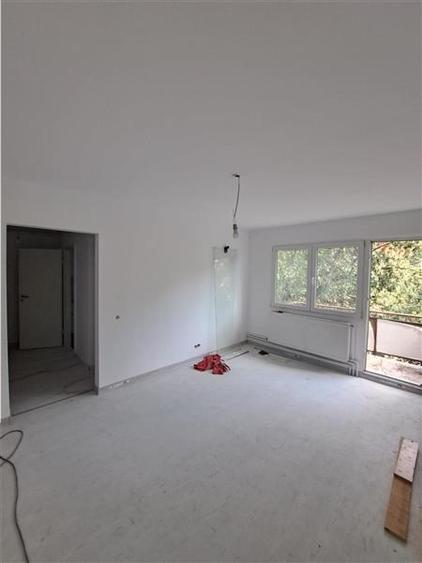 Apartament cu 2 camere semidecomandat în Tipografilor