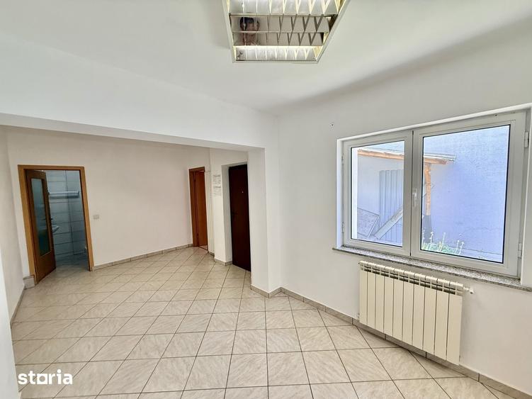 Casă cu 4 camere cu Teren 100 Mp în Grivița