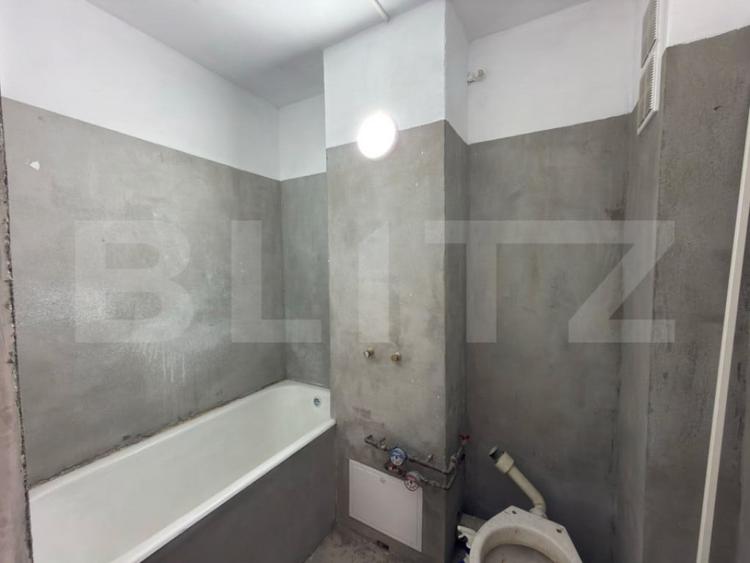 Apartament cu 4 camere semidecomandat în Malu Roșu