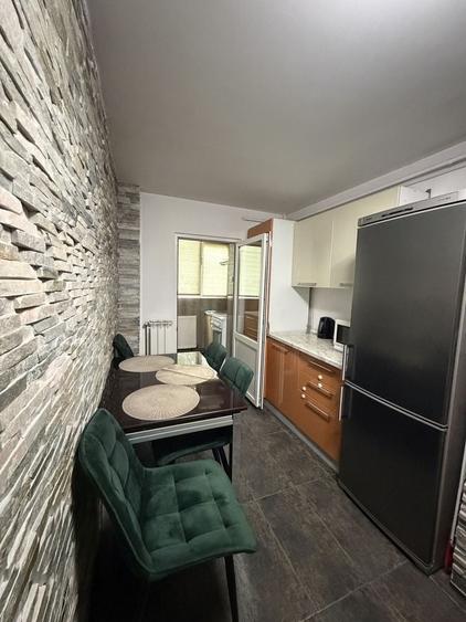 Apartament cu 2 camere decomandat în Nicolina