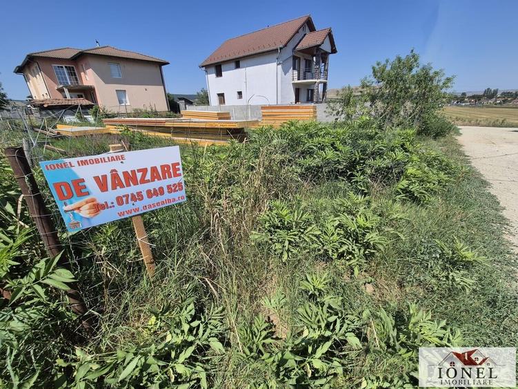 Teren Construcții intravilan de 356 mp, în Est