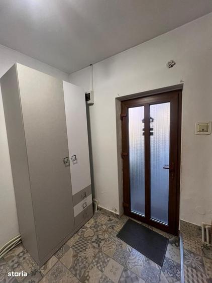 Casă cu 4 camere cu Canalizare în Podul de Fier
