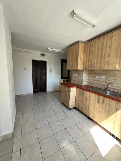 Apartament cu 2 camere decomandat în Solidarității
