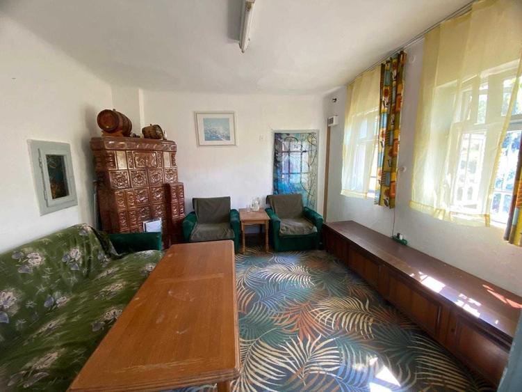 Casă cu 3 camere în Zărnești