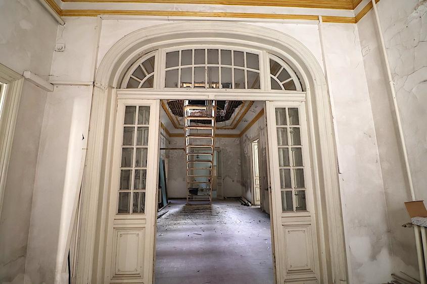 Casă cu 10 camere cu Teren 362 Mp în P-ța Romană