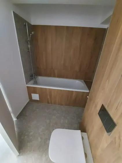 Apartament cu 3 camere decomandat în 13 Septembrie