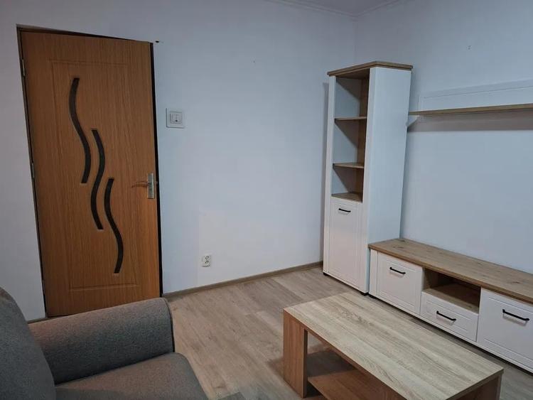 Apartament cu 2 camere nedecomandat, mobilat în Podu Roș