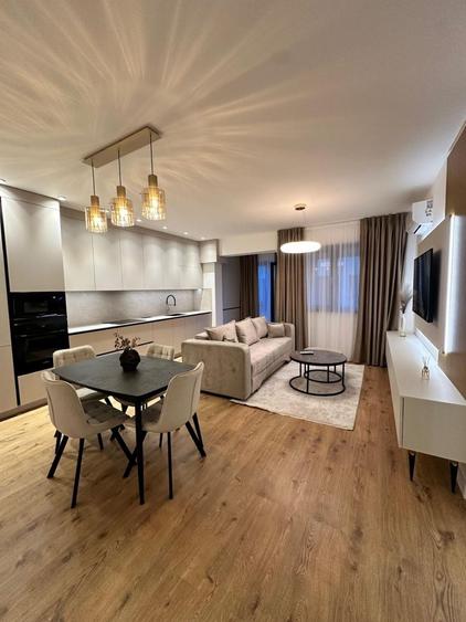 Apartament cu 2 camere decomandat, mobilat în Central