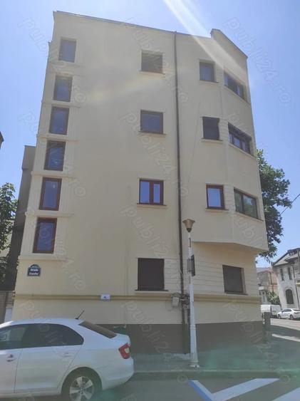 Apartament cu 4 camere decomandat în Ferdinand
