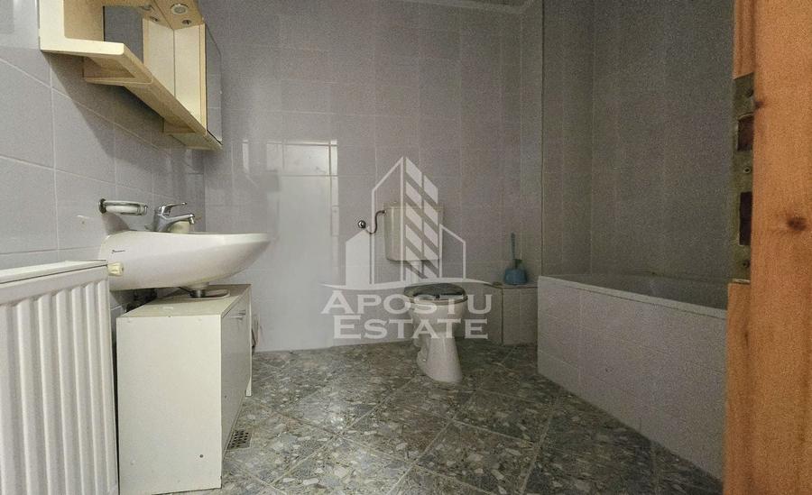 Apartament cu 4 camere semidecomandat în Vladimirescu