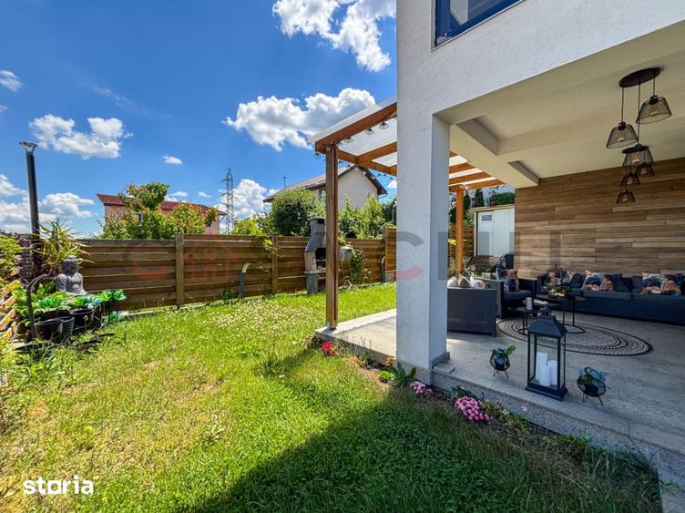 Casă cu 4 camere cu Canalizare în Baciu