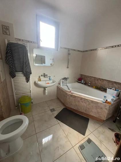 Casă cu 6 camere cu Teren 1100 Mp în Bucovina