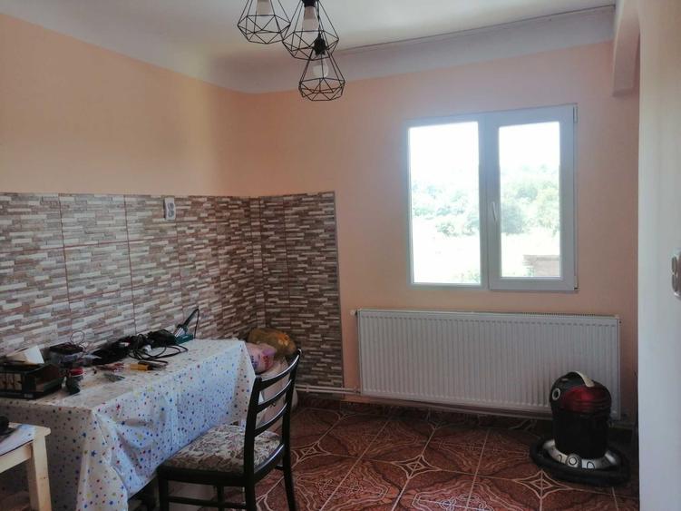 Apartament cu 2 camere decomandat în Negoi