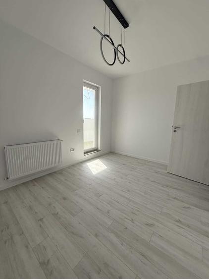 Apartament cu 3 camere decomandat în Chiajna