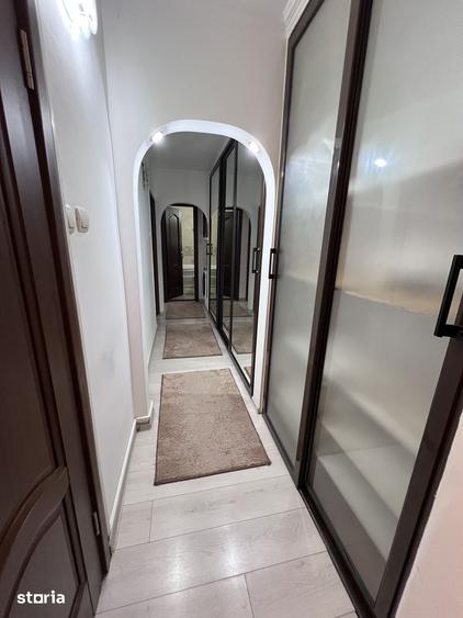 Apartament cu 3 camere decomandat în Găvana