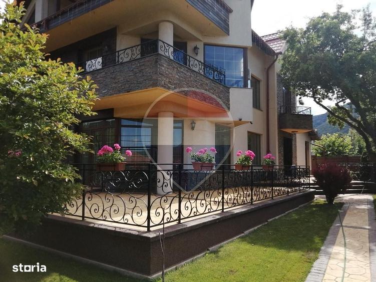 Casă cu 4 camere în Trăisteni