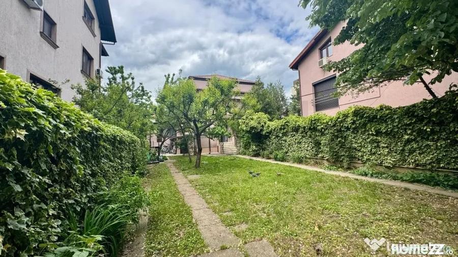 Casă cu 4 camere cu Teren 300 Mp în Arcul de Triumf