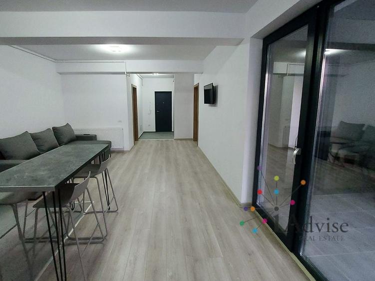 Apartament cu 2 camere decomandat, mobilat în Tractorul