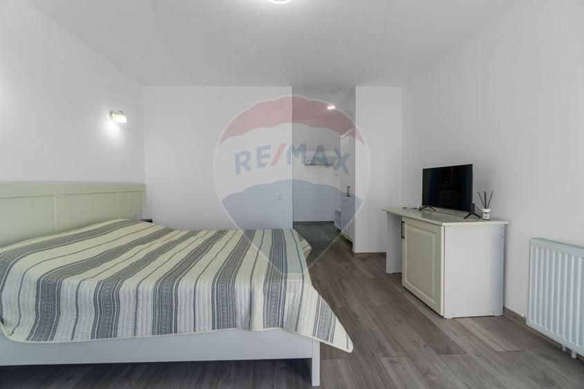 Casă cu 7 camere cu Teren 1023 Mp în Murighiol