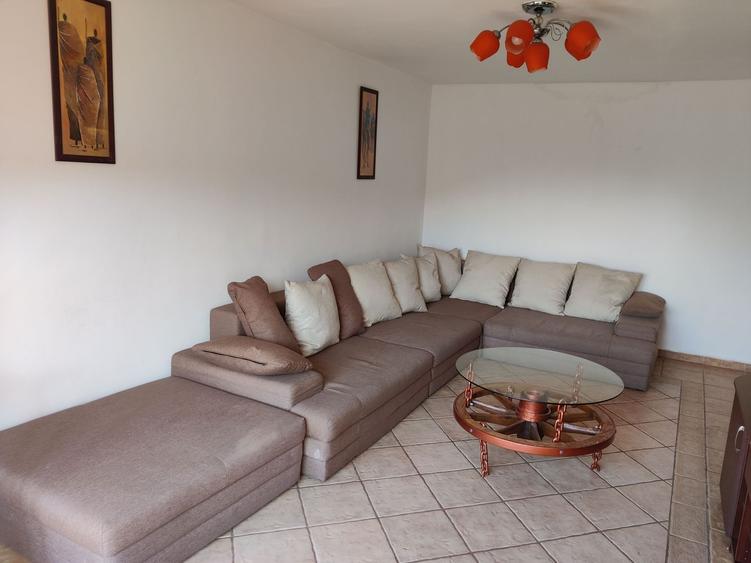 Apartament cu 4 camere decomandat, mobilat în Aradului