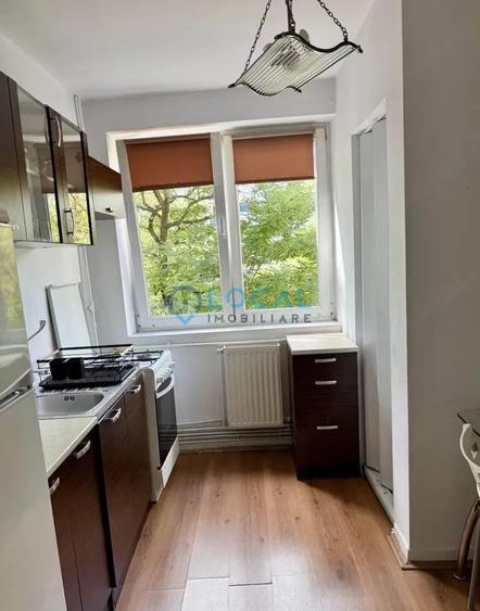 Apartament cu 2 camere semidecomandat, mobilat în Gheorgheni