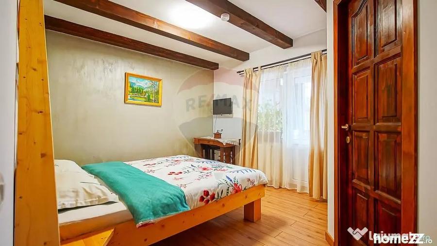 Casă cu 8 camere cu Teren 888 Mp în Sohodol